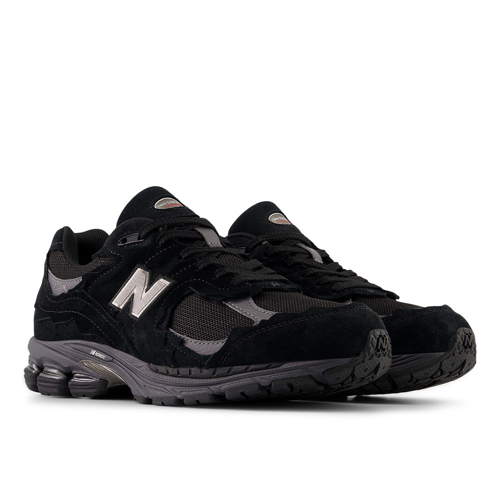 New Balance 2002 GOR-TEX Protection Pack 2.0 - Black