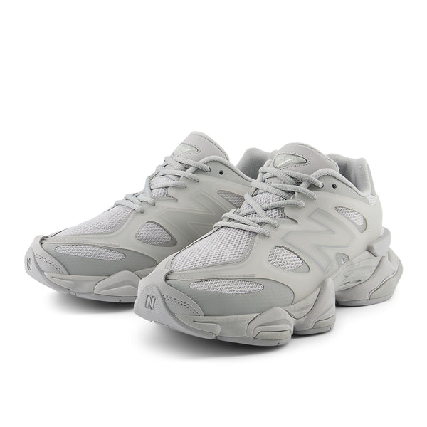 ざり New Balance 9060 Caged 