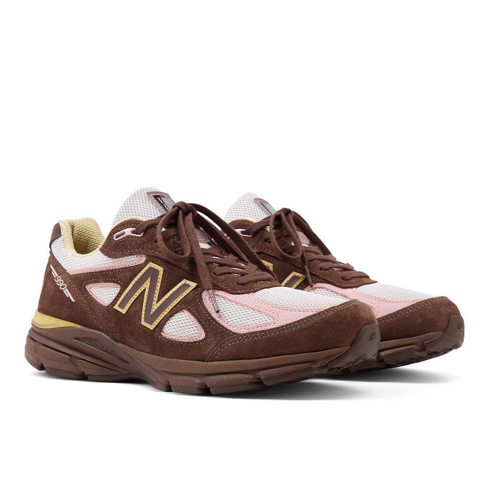 New Balance 990v4 