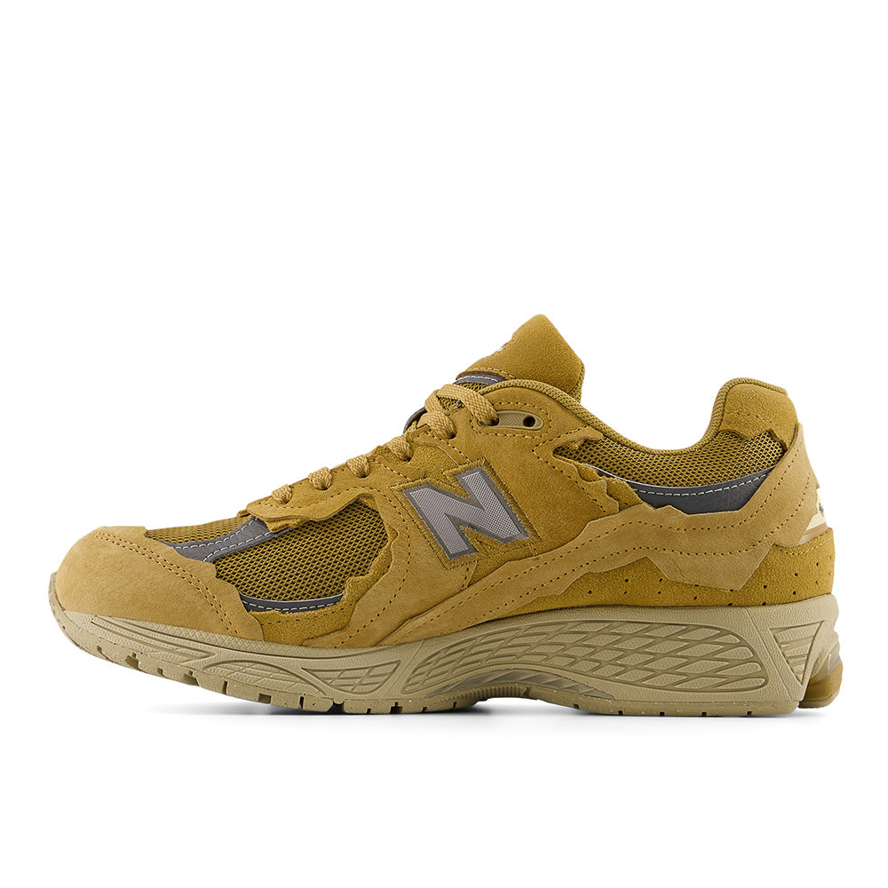 New Balance  2002 GOR-TEX Protection Pack 2.0 - Stucco