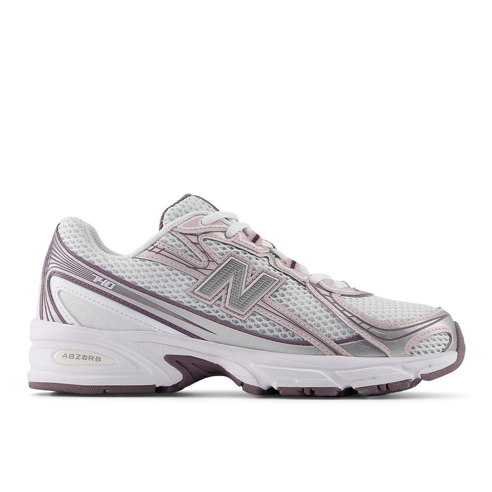 ROSEページ New Balance 740 