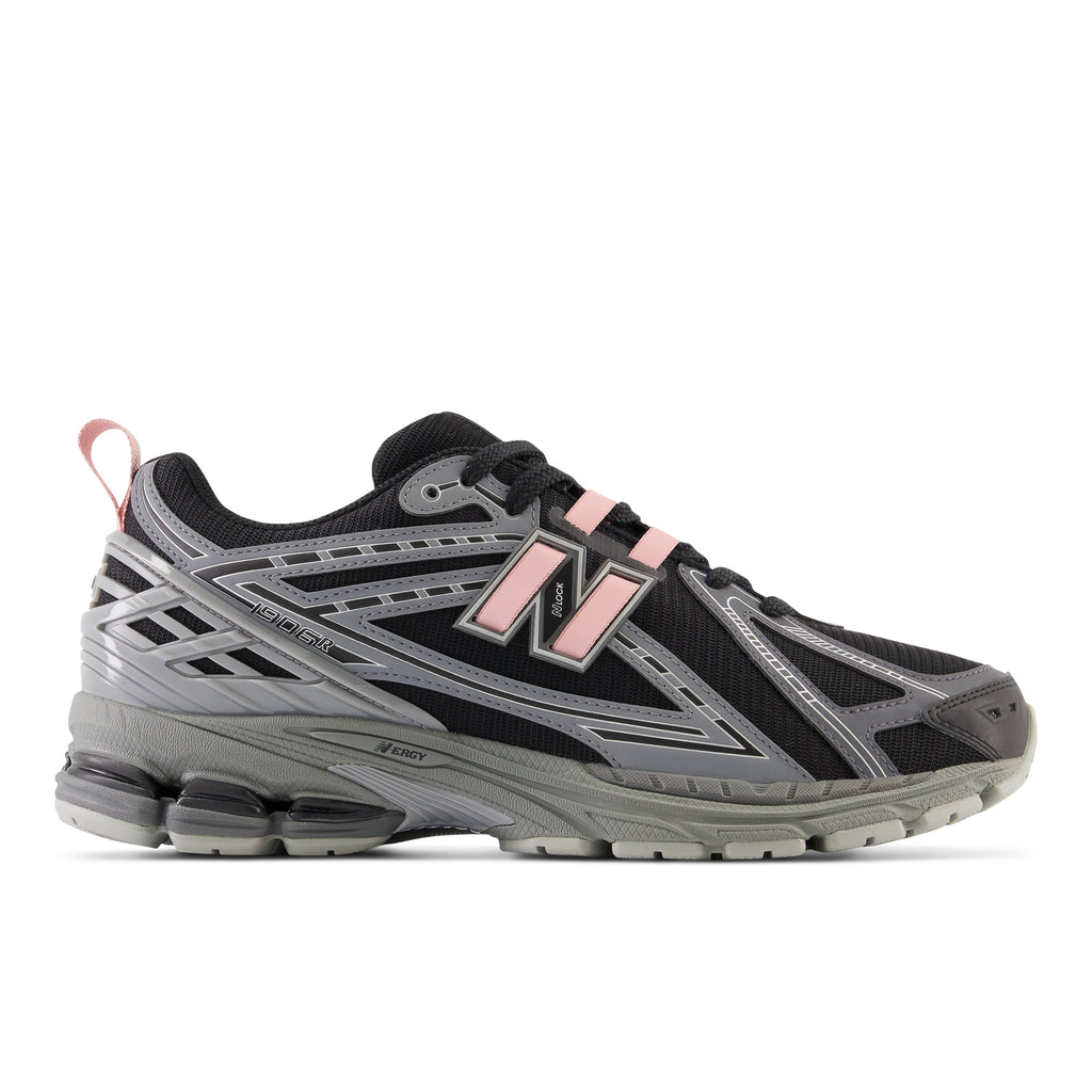 Ladies new balance outlet 411 athletic sneakers